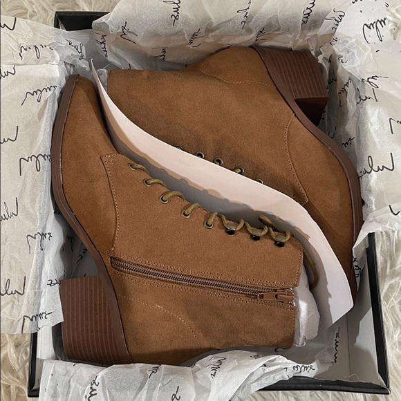 LULUS Montie Brown Suede Lace-Up Ankle Boots Booties 
Size 6 NEW - Picture 2 of 14